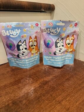 NWT Bluey Color-Twist Bath Bombs - tub time Fruity Mix Scented (2 Pack)